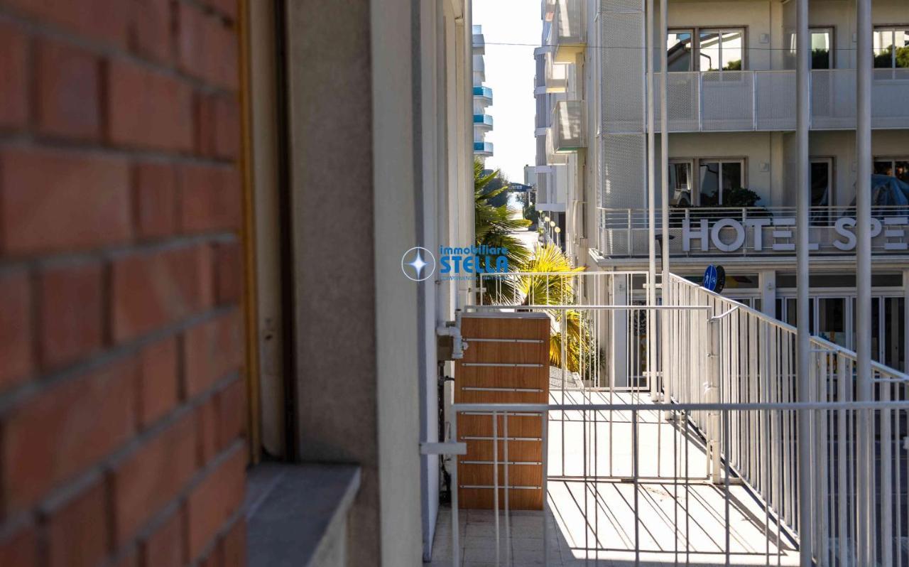 Condominio Sirene Лидо-ди-Езоло Экстерьер фото