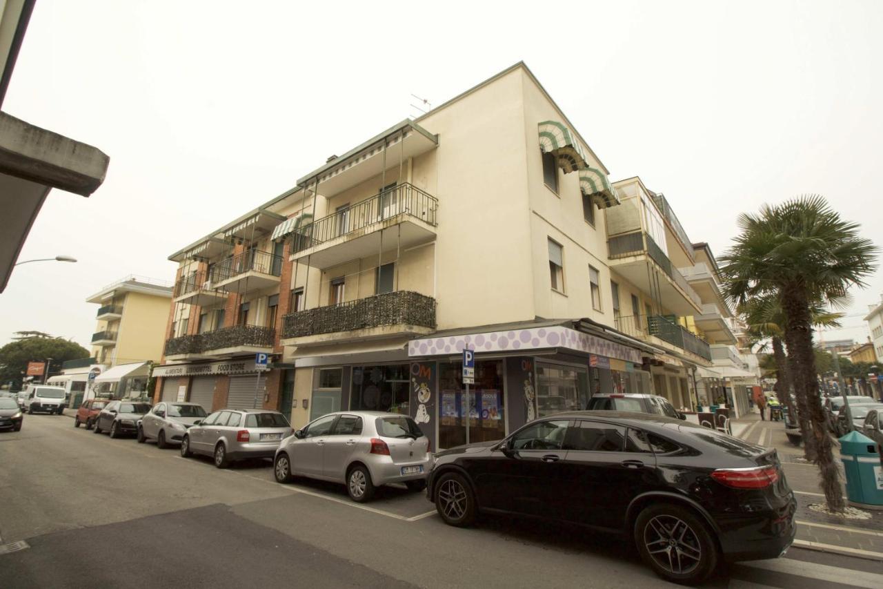 Condominio Sirene Лидо-ди-Езоло Экстерьер фото